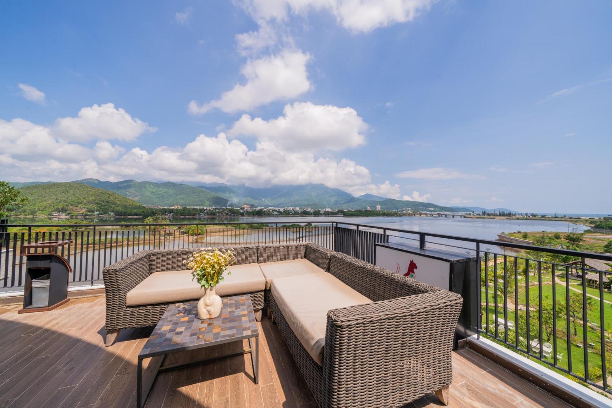Cami Riverside Resort Da Nang Bagian luar foto