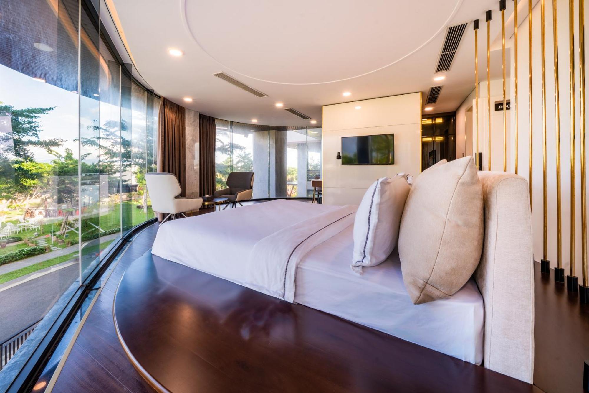 Cami Riverside Resort Da Nang Bagian luar foto