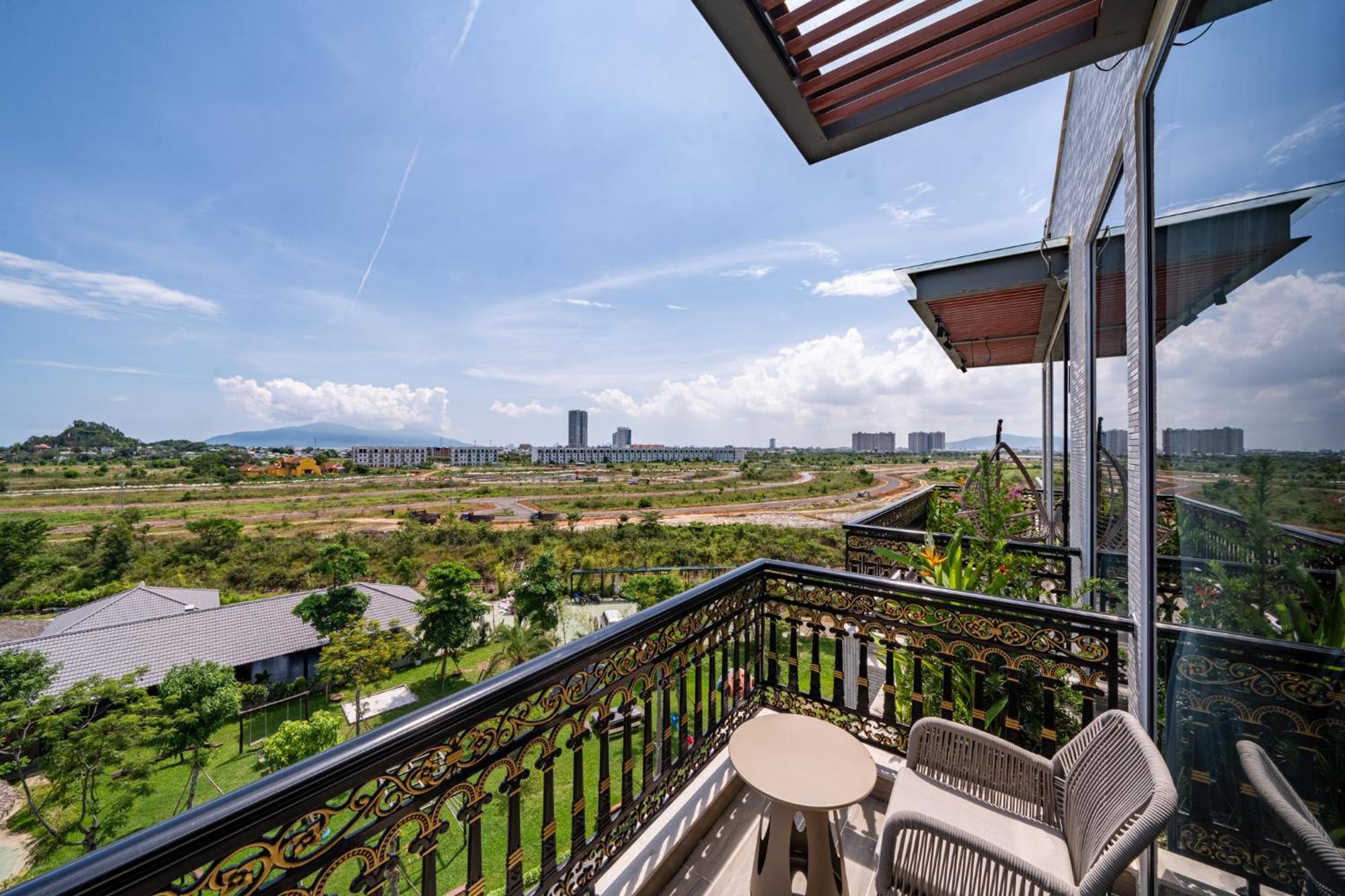 Cami Riverside Resort Da Nang Bagian luar foto