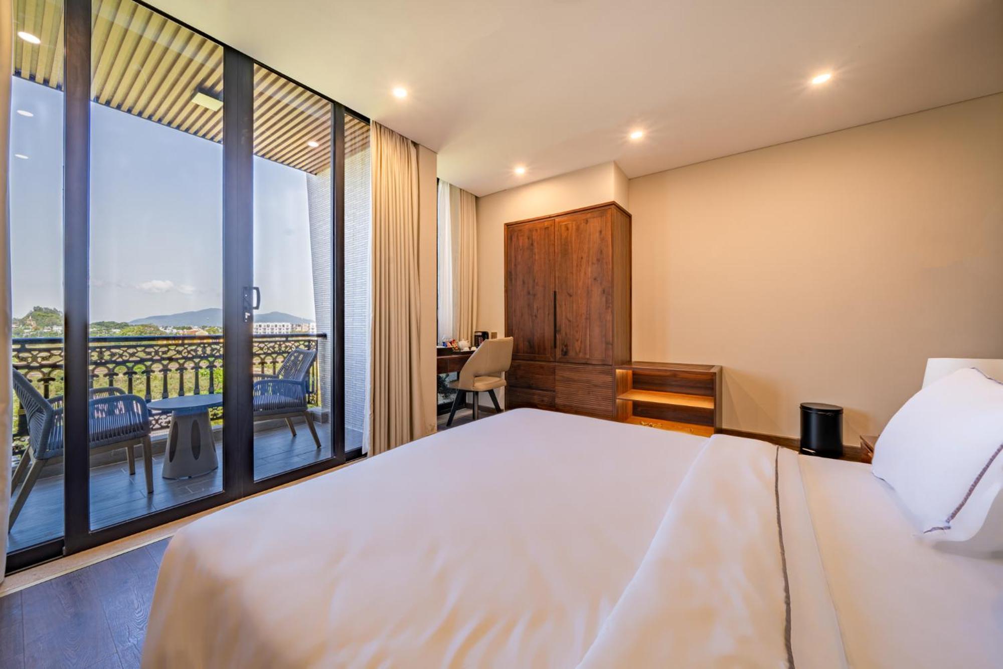 Cami Riverside Resort Da Nang Bagian luar foto